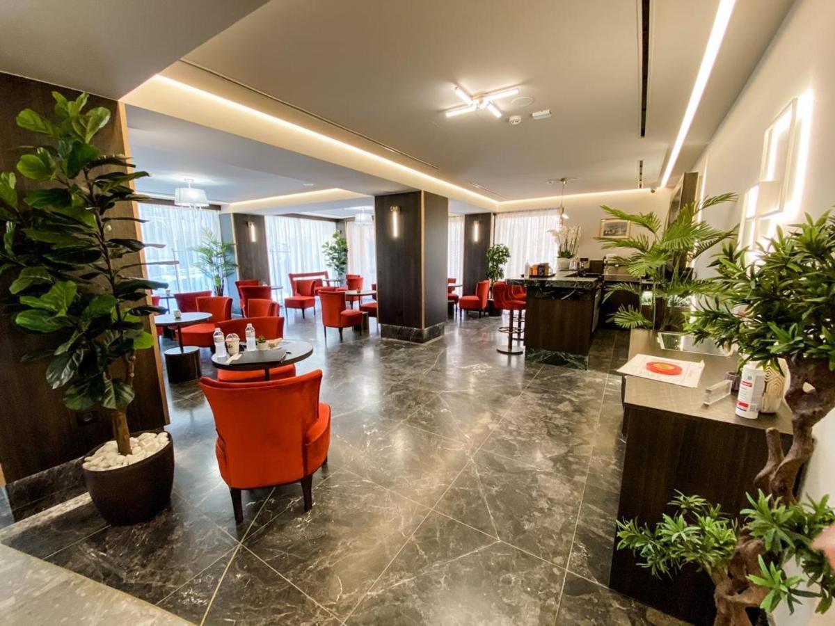 Royalty Hotel Athens Exterior photo